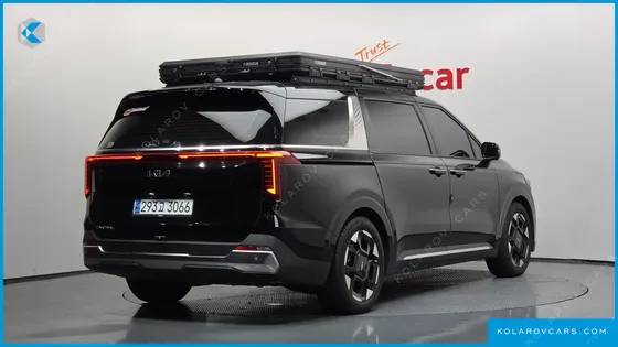 KIA CARNIVAL GASOLINE 7-SEATER OUTDOOR