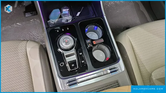 KIA CARNIVAL GASOLINE 4-SEATER HI LIMOUSINE