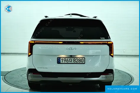 KIA CARNIVAL DIESEL 9-SEATER SIGNATURE