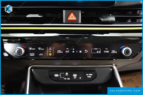 KIA CARNIVAL DIESEL 9-SEATER SIGNATURE