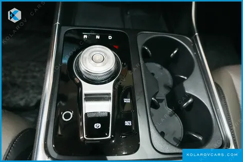 KIA CARNIVAL GASOLINE 9-SEATER SIGNATURE