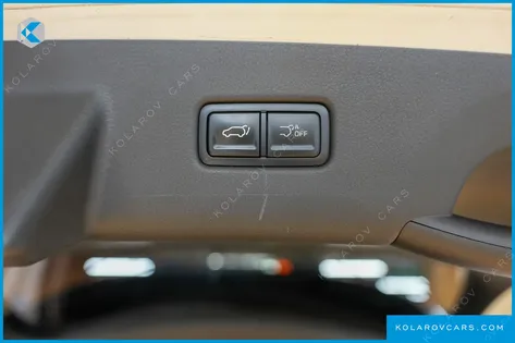 KIA CARNIVAL GASOLINE 9-SEATER SIGNATURE