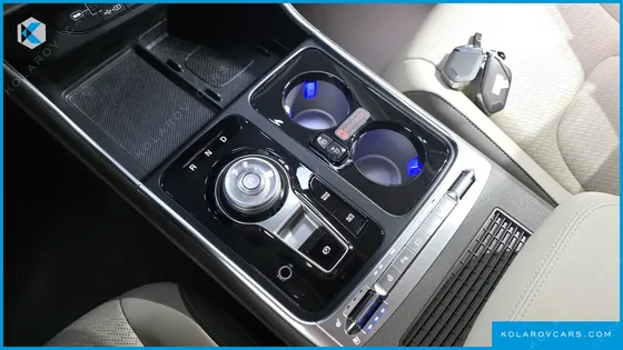 KIA CARNIVAL HEV 4-SEATER HI LIMOUSINE