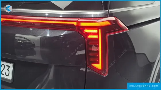 KIA CARNIVAL DIESEL 9-SEATER NOBLESSE