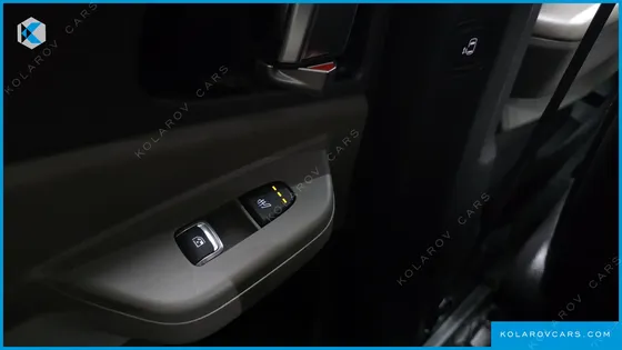 KIA CARNIVAL DIESEL 9-SEATER NOBLESSE