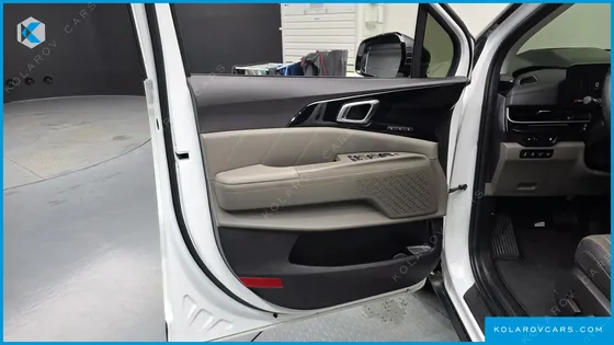 KIA CARNIVAL GASOLINE 9-SEATER GRAVITY