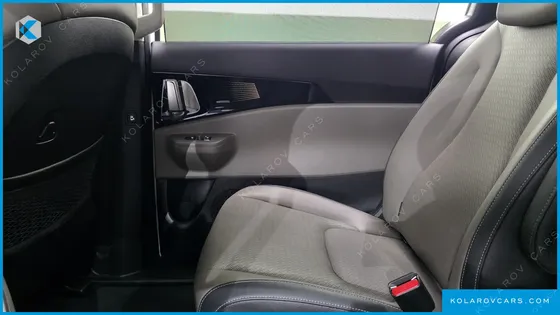 KIA CARNIVAL GASOLINE 9-SEATER GRAVITY