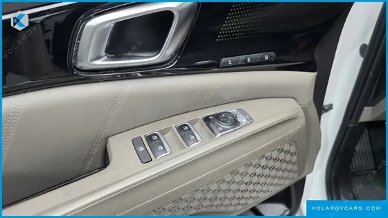 KIA CARNIVAL GASOLINE 9-SEATER GRAVITY