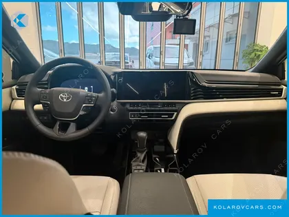 TOYOTA CAMRY 2.5 XLE HYBRID