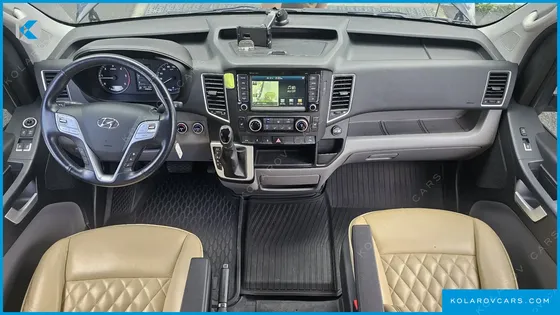 HYUNDAI SOLATI 15-SEATER