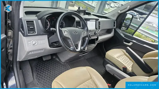 HYUNDAI SOLATI 15-SEATER