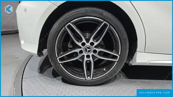 MERCEDES A-CLASS A200 AMG LINE