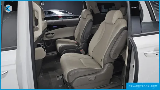 KIA CARNIVAL GASOLINE 9-SEATER SIGNATURE