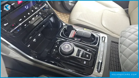 KIA CARNIVAL 9-SEATER HI-LIMOUSINE