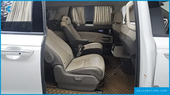 KIA CARNIVAL 9-SEATER HI-LIMOUSINE