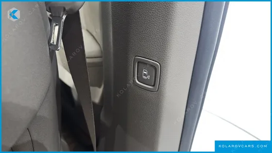 KIA CARNIVAL 9-SEATER HI-LIMOUSINE