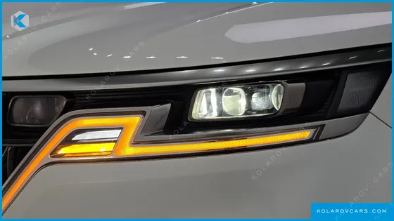 KIA CARNIVAL DIESEL 7-SEATER SIGNATURE