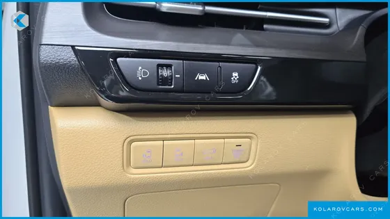 KIA CARNIVAL 7-SEATER SIGNATURE