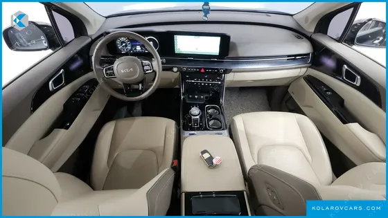 KIA CARNIVAL DIESEL 7-SEATER HI-LIMOUSINE