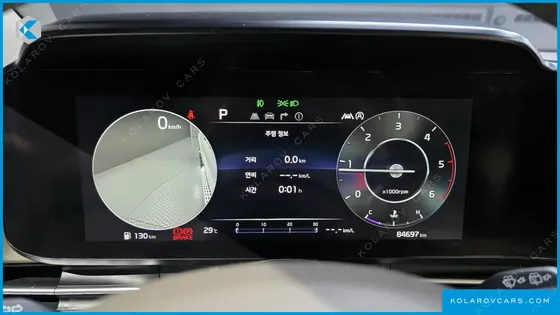 KIA CARNIVAL DIESEL 7-SEATER HI-LIMOUSINE