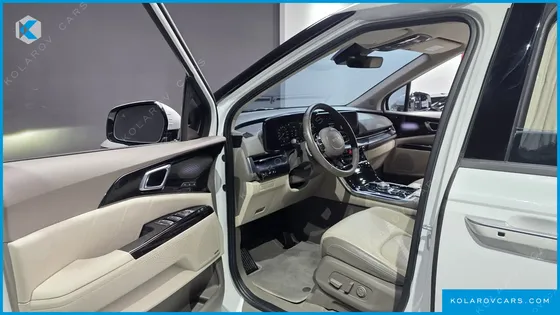 KIA CARNIVAL DIESEL 7-SEATER HI-LIMOUSINE