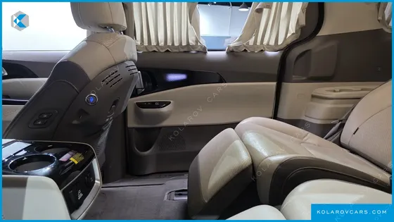 KIA CARNIVAL DIESEL 7-SEATER HI-LIMOUSINE