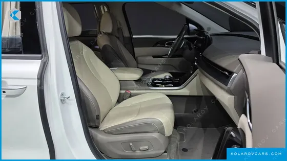 KIA CARNIVAL DIESEL 7-SEATER HI-LIMOUSINE