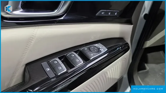 KIA CARNIVAL DIESEL 7-SEATER HI-LIMOUSINE