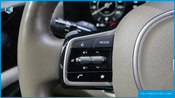 KIA CARNIVAL DIESEL 7-SEATER HI-LIMOUSINE