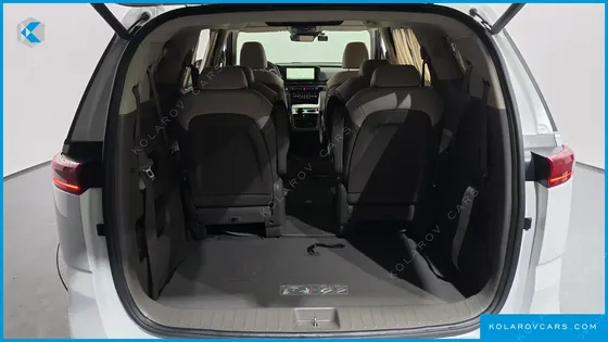 KIA CARNIVAL GASOLINE 9-SEATER HI-LIMOUSINE