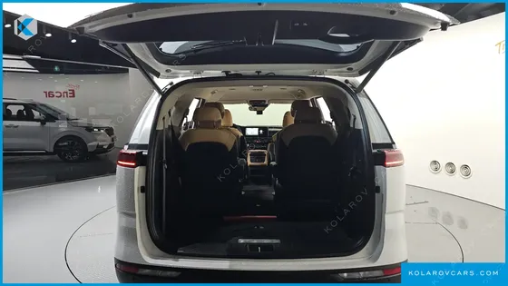 KIA CARNIVAL DIESEL 9-SEATER NOBLESSE