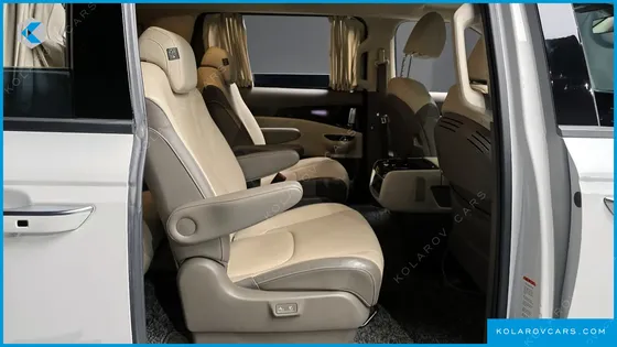 KIA CARNIVAL DIESEL 9-SEATER HI-LIMOUSINE