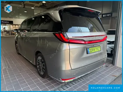 LEXUS LM 500H ROYAL
