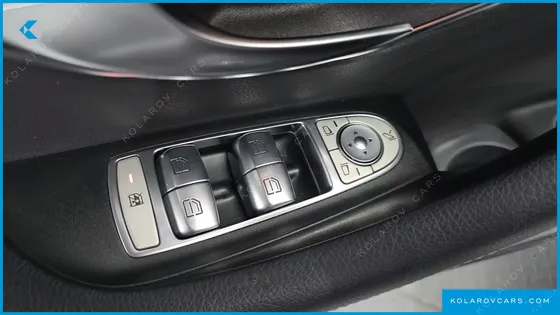 MERCEDES E-CLASS E300E 4MATIC EXCLUSIVE