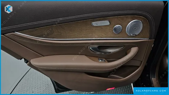 MERCEDES E-CLASS E300 4MATIC EXCLUSIVE
