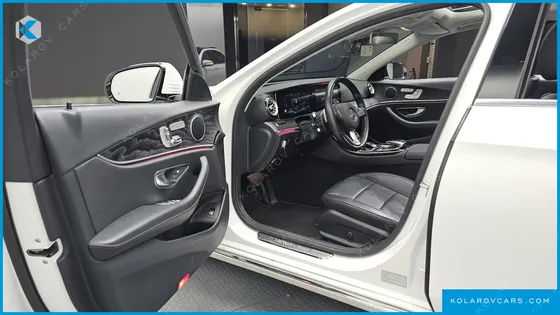 MERCEDES E-CLASS E300 AVANTGARDE
