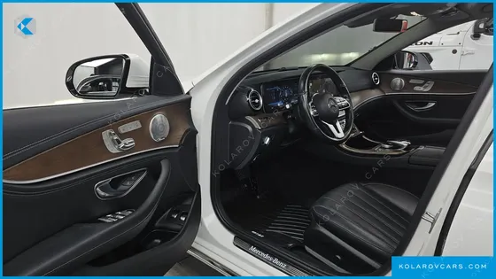 MERCEDES E-CLASS E300E 4MATIC EXCLUSIVE