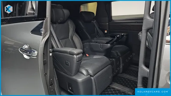 TOYOTA ALPHARD 2.5 HEV EXECUTIVE AWD