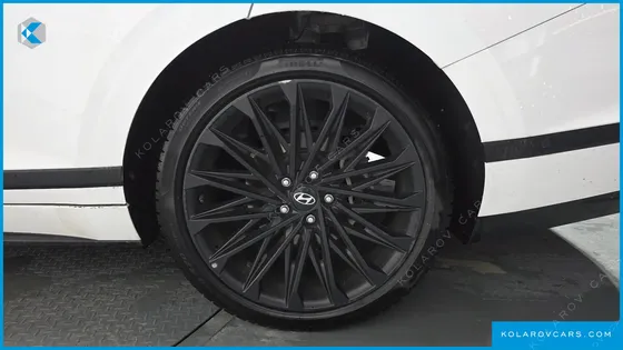 HYUNDAI GRANDEUR 2,5 GASOLINE 2WD