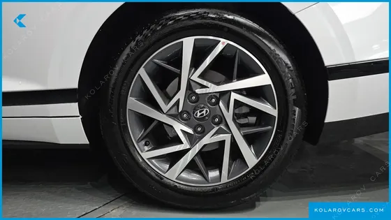 HYUNDAI GRANDEUR 2,5 GASOLINE 2WD