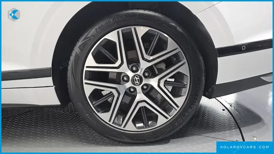 HYUNDAI GRANDEUR 2,5 GASOLINE 2WD