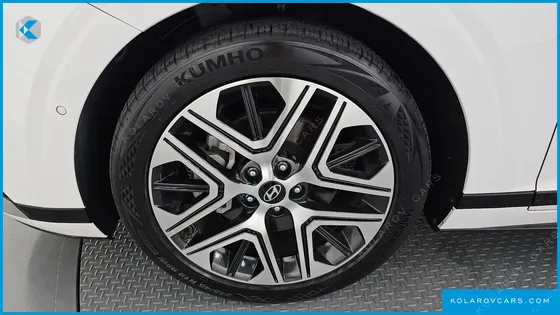 HYUNDAI GRANDEUR 2,5 GASOLINE 2WD