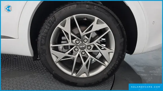 GENESIS GV70 2.5T GASOLINE 2WD