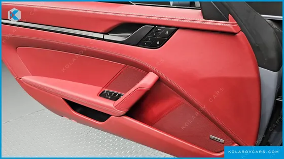 PORSCHE 911 CARRERA 4 GTS CABRIOLET