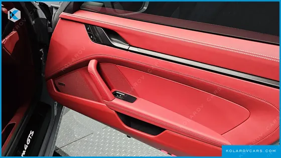 PORSCHE 911 CARRERA 4 GTS CABRIOLET