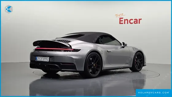 PORSCHE 911 CARRERA 4 GTS CABRIOLET