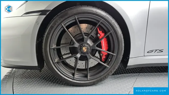 PORSCHE 911 CARRERA 4 GTS CABRIOLET