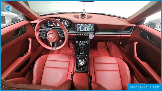 PORSCHE 911 CARRERA 4 GTS CABRIOLET