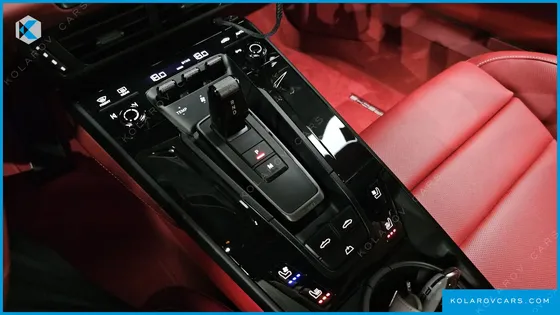PORSCHE 911 CARRERA 4 GTS CABRIOLET