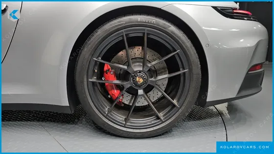 PORSCHE 911 CARRERA 4 GTS CABRIOLET